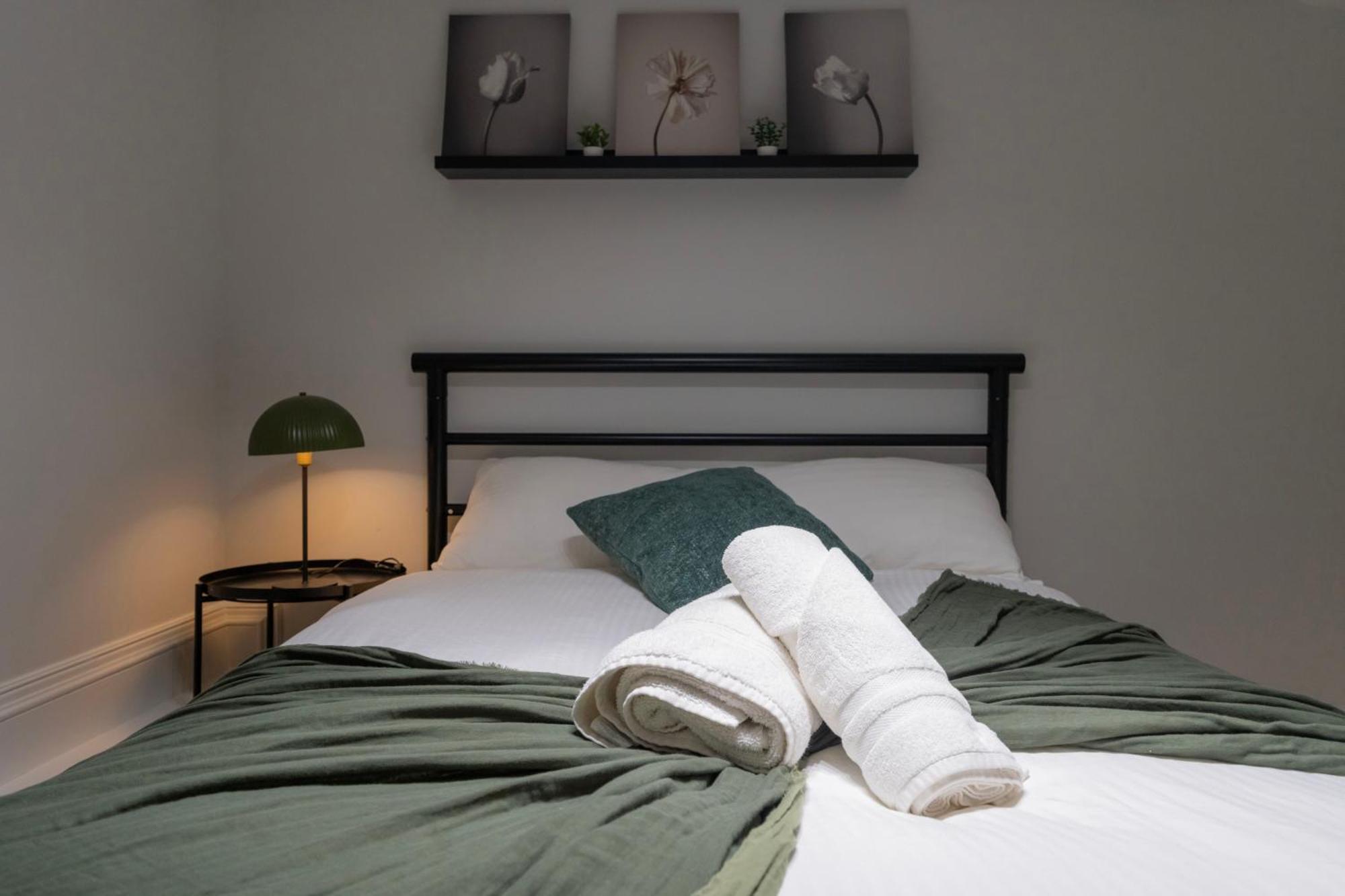 Apartamento Gorgeous 2Bed House In New Road Londres Exterior foto