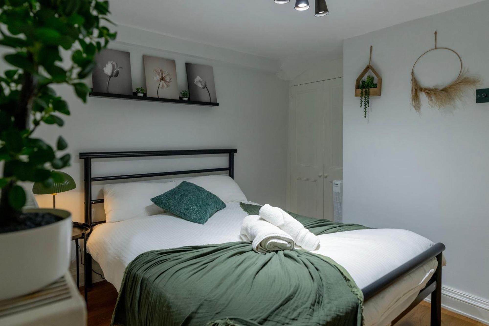 Apartamento Gorgeous 2Bed House In New Road Londres Exterior foto